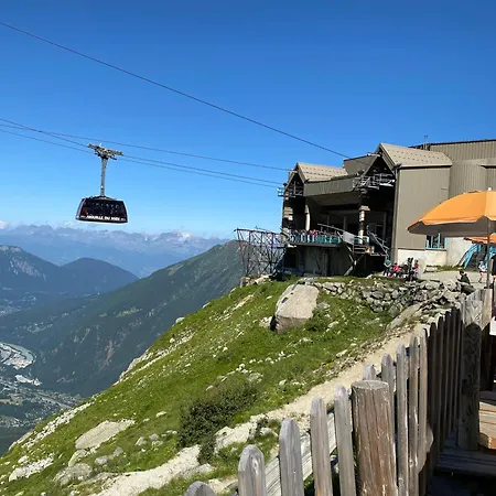 Terrasse Aravis Notre-Dame-de-Bellecombe